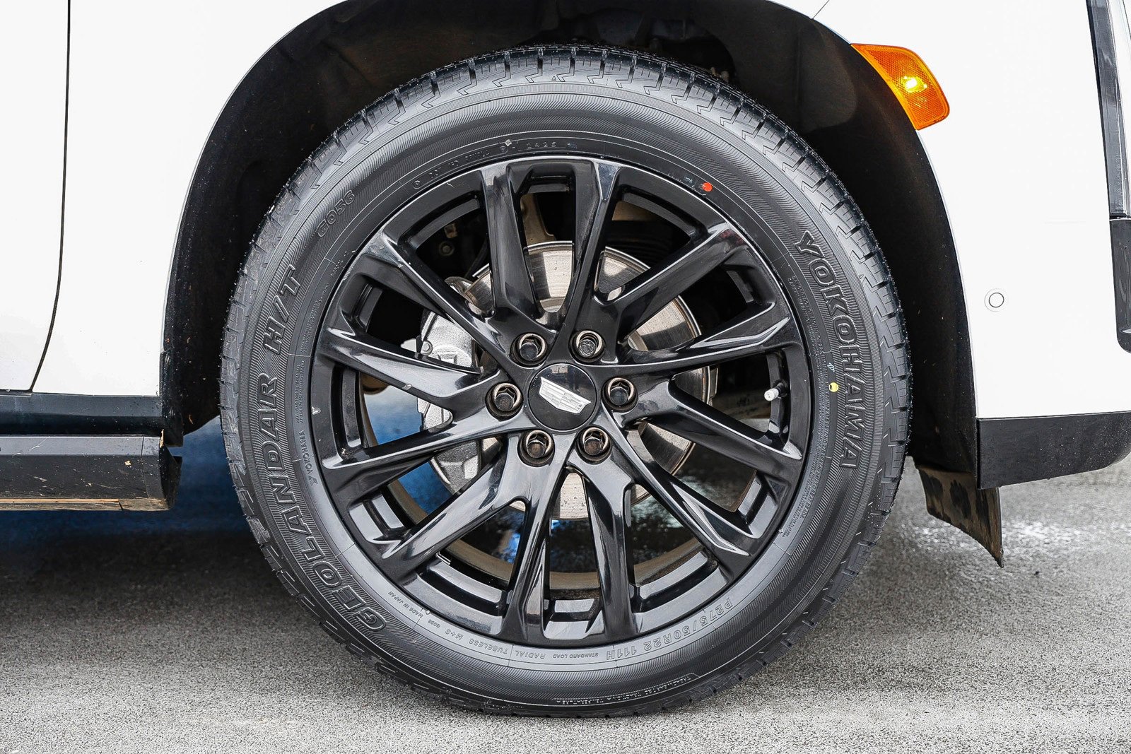 Used 2023 Cadillac Escalade ESV Sport w/ LPO, ONYX Package image 9