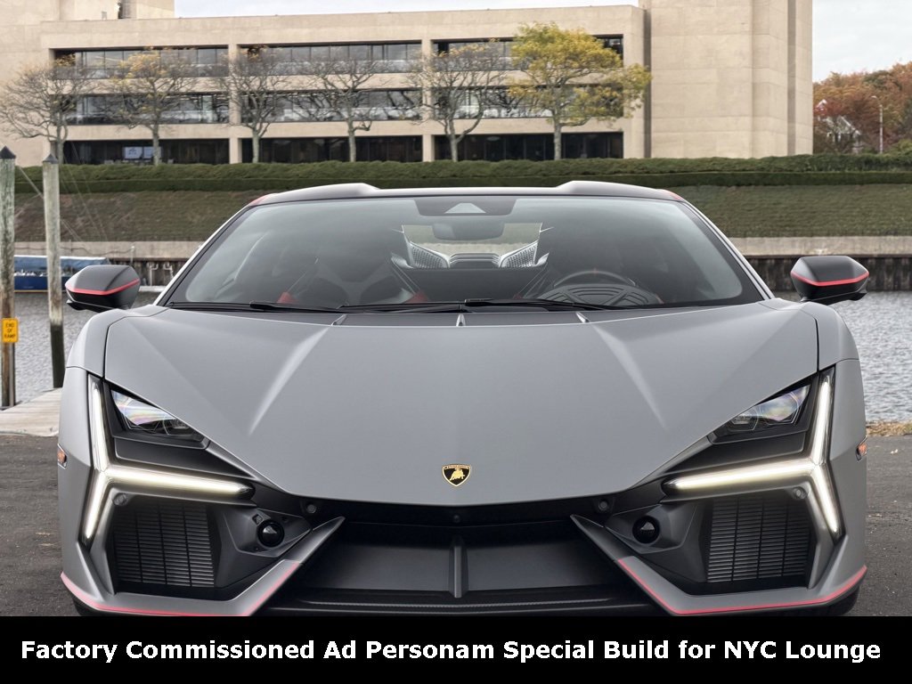 Used 2024 Lamborghini Revuelto image 11