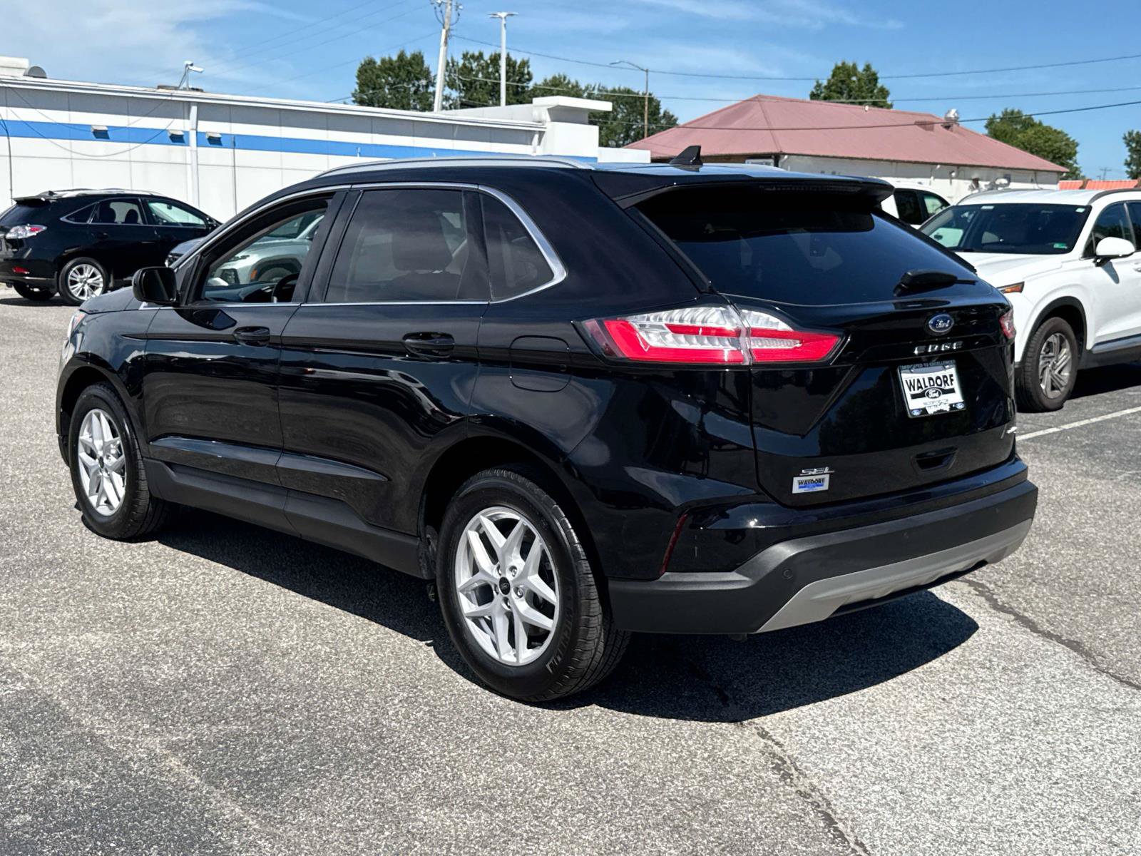 Used 2024 Ford Edge SEL w/ Convenience Package AWD/4WD image 4