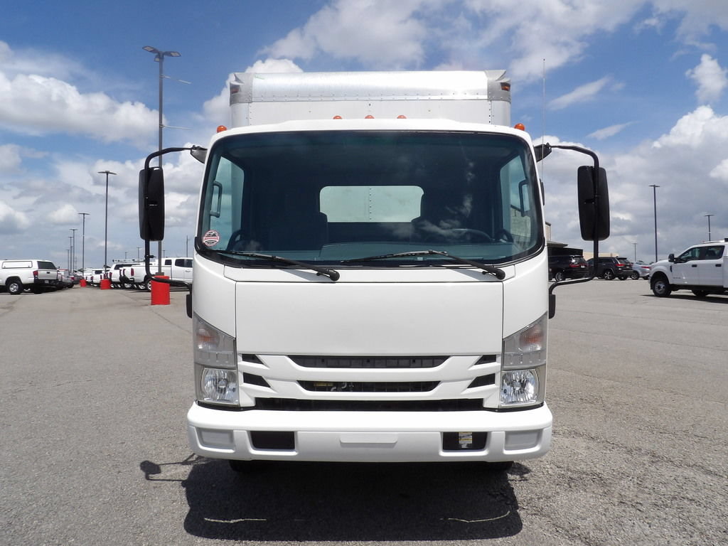 Used 2019 Isuzu NPR RWD image 12