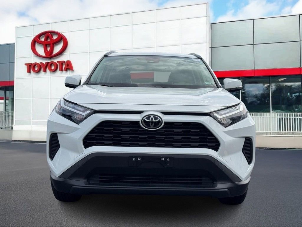 Used 2025 Toyota RAV4 XLE AWD/4WD image 9