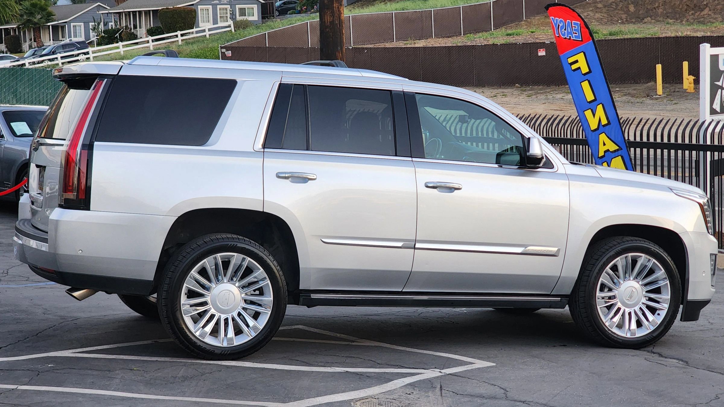 Used 2020 Cadillac Escalade Platinum image 4