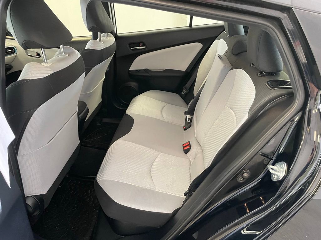 Used 2016 Toyota Prius Three image 11