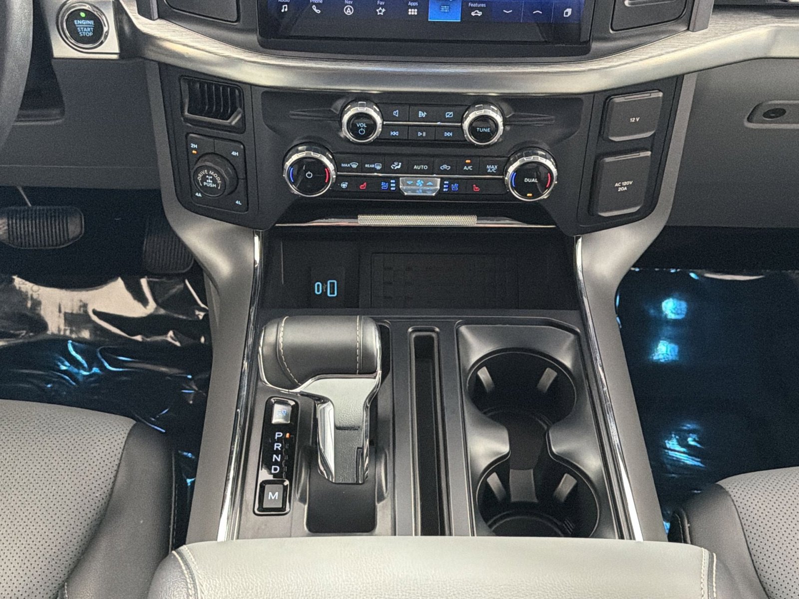 Used 2023 Ford F150 Lariat w/ Equipment Group 502A High image 22