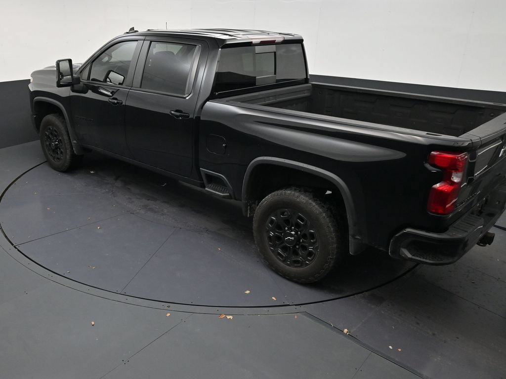 Used 2022 Chevrolet Silverado 2500 LT w/ Midnight Edition AWD/4WD image 14