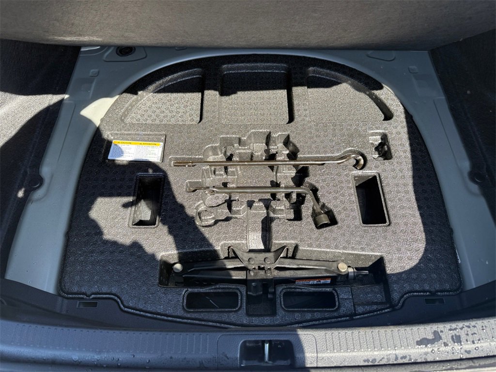 Used 2023 Toyota Camry SE image 30