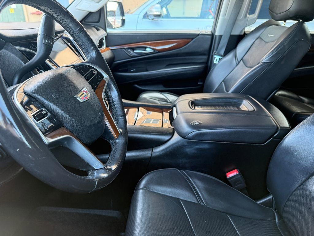 Used 2018 Cadillac Escalade ESV Luxury RWD image 8