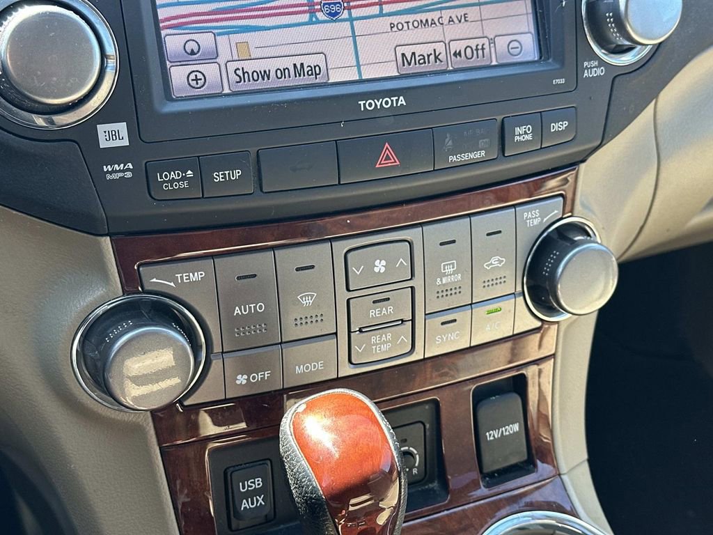 Used 2011 Toyota Highlander Limited w/ Tow Pkg image 33