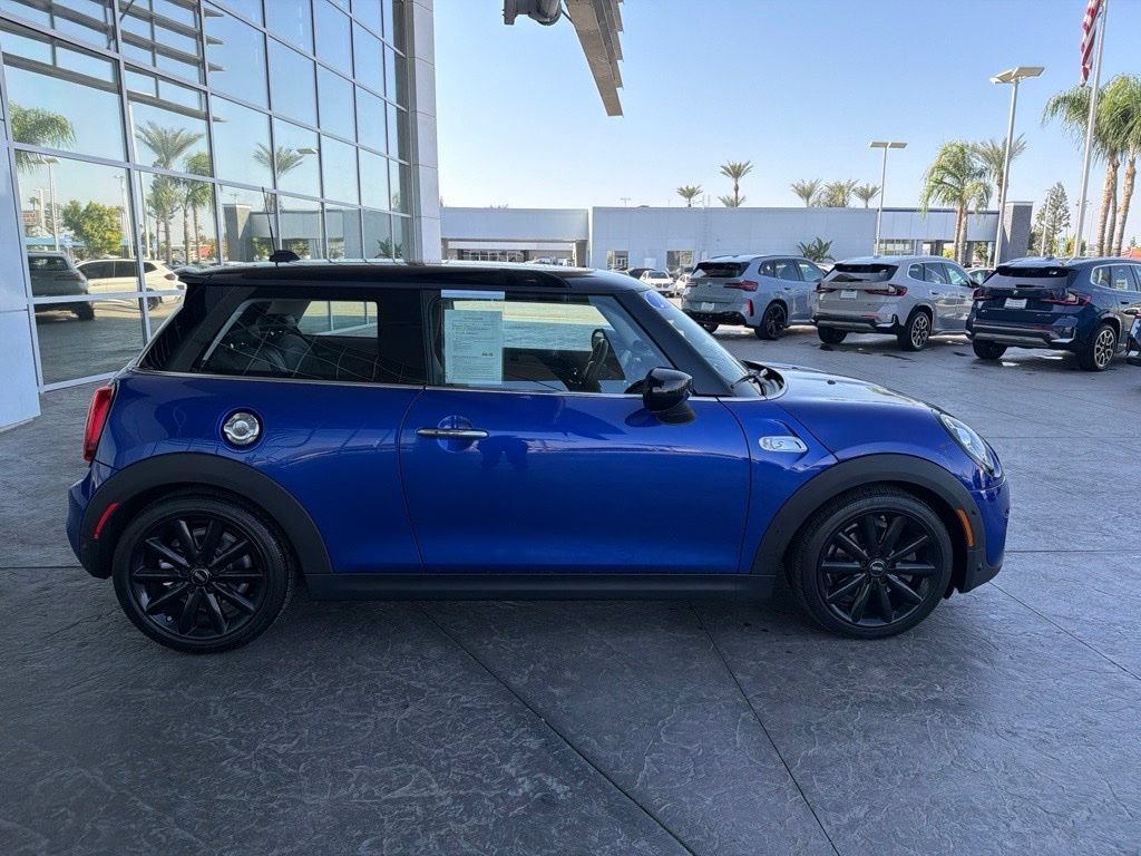 Used 2021 MINI Cooper S w/ Driver Assistance Package FWD image 3