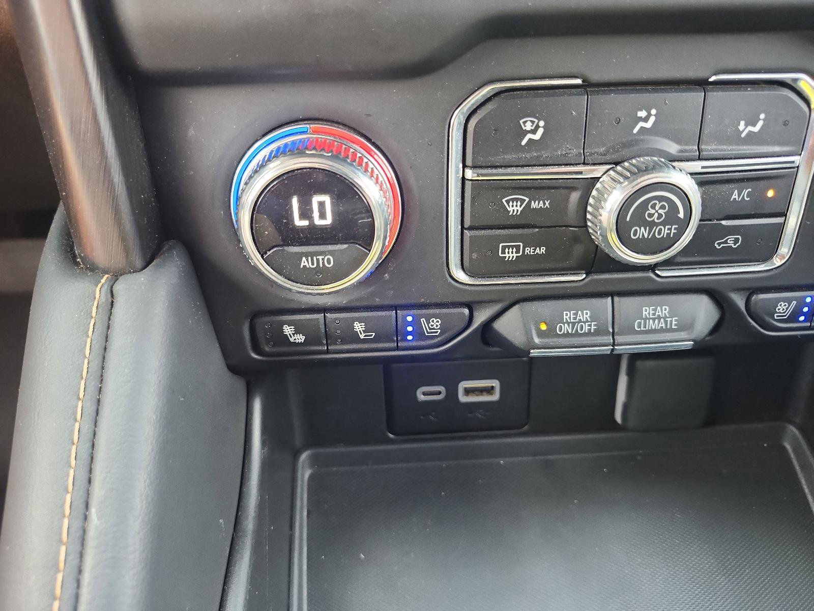 Used 2024 GMC Yukon AT4 w/ AT4 Premium Package image 22