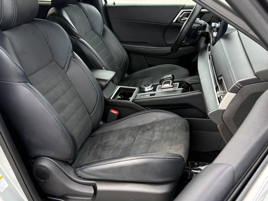 Used 2024 Mitsubishi Outlander SE image 11