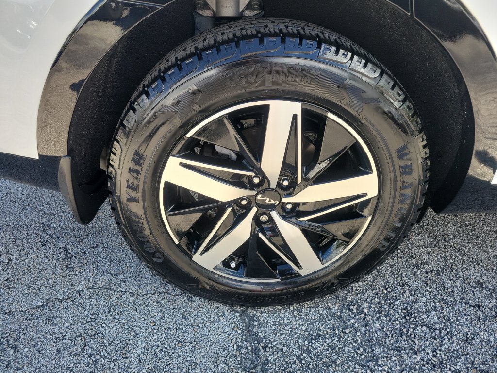 Certified 2022 Kia Sorento S FWD image 31