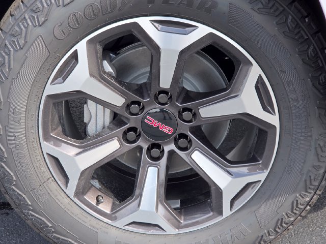 New 2026 GMC Yukon AT4 Ultimate AWD/4WD image 13
