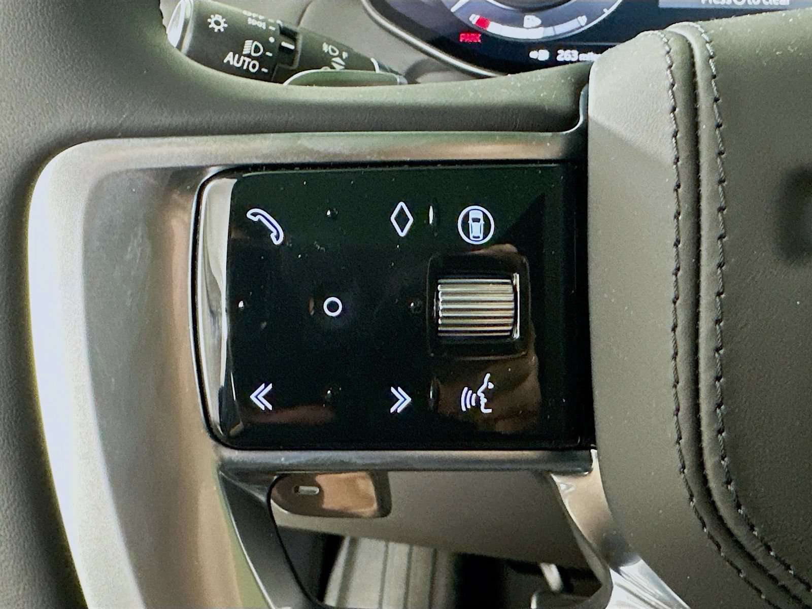 New 2026 Land Rover Range Rover SE AWD/4WD image 18