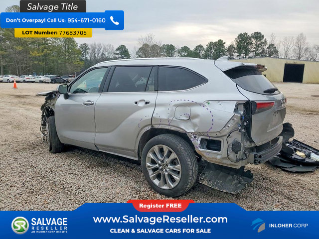 Used 2023 Toyota Highlander Limited image 3