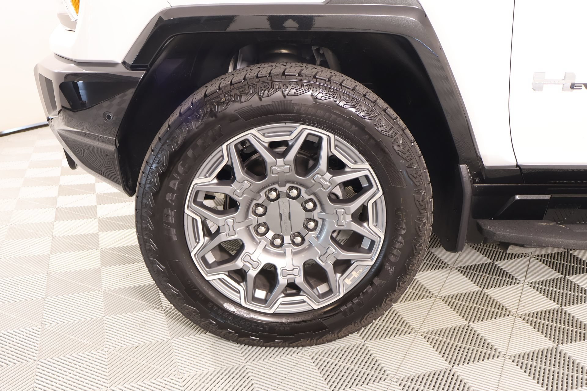 Used 2025 GMC Hummer EV 3X AWD/4WD image 18