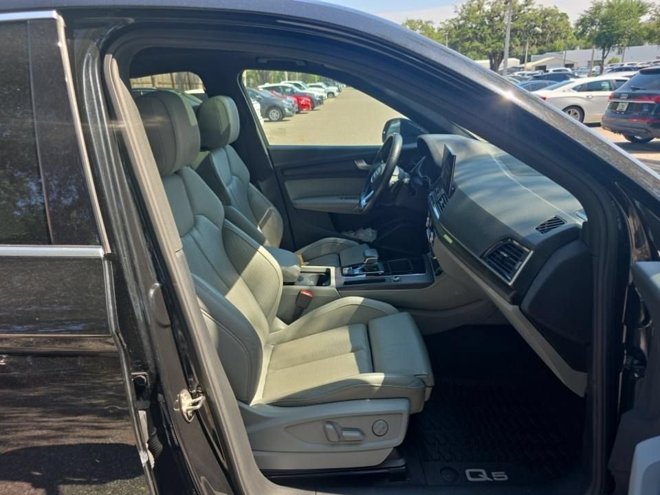Used 2023 Audi Q5 2.0T Premium Plus w/ Premium Plus Package AWD/4WD image 6