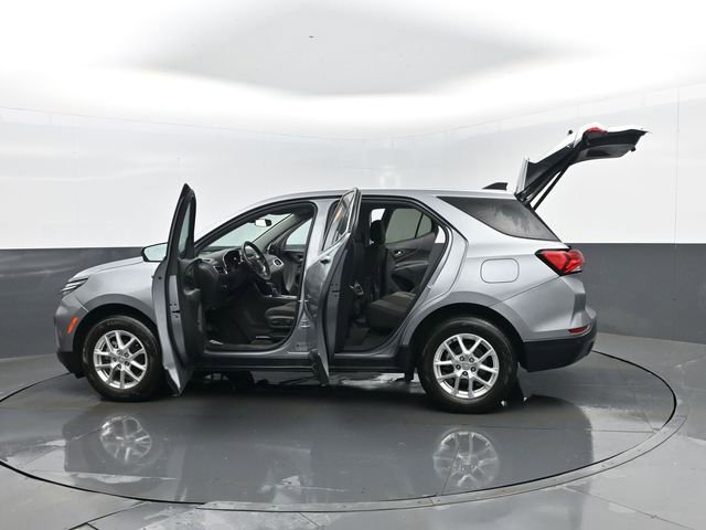 Used 2024 Chevrolet Equinox LT image 32