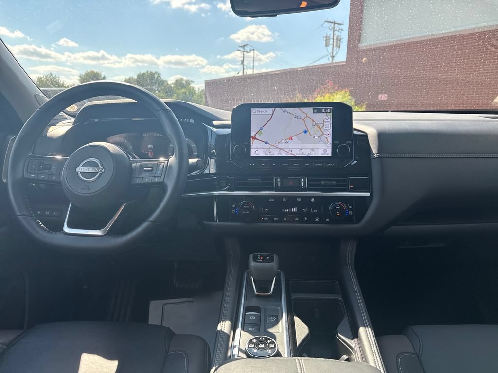 Used 2025 Nissan Pathfinder Platinum AWD/4WD image 15
