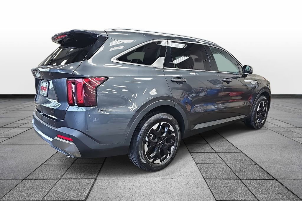 Used 2024 Kia Sorento S image 5
