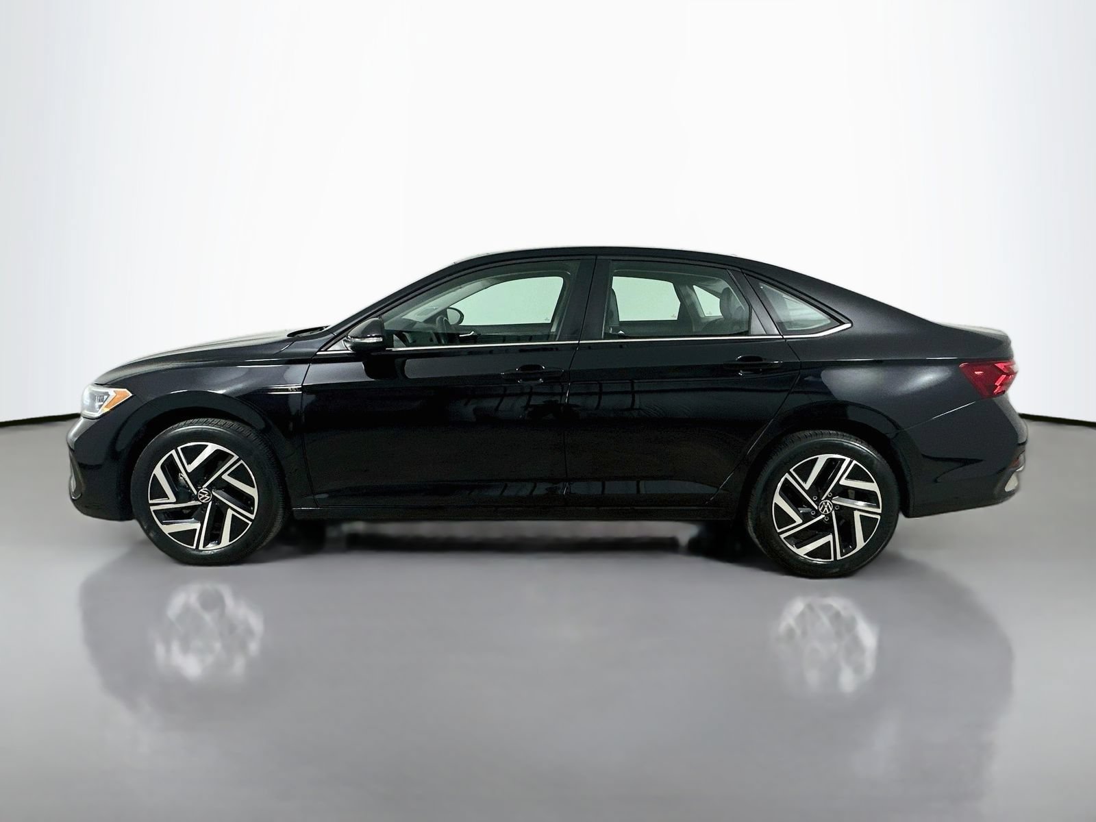 Used 2024 Volkswagen Jetta SEL FWD image 8