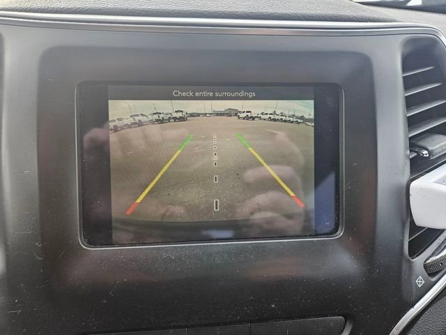 Used 2019 Jeep Cherokee Latitude w/ Popular Appearance Group image 20