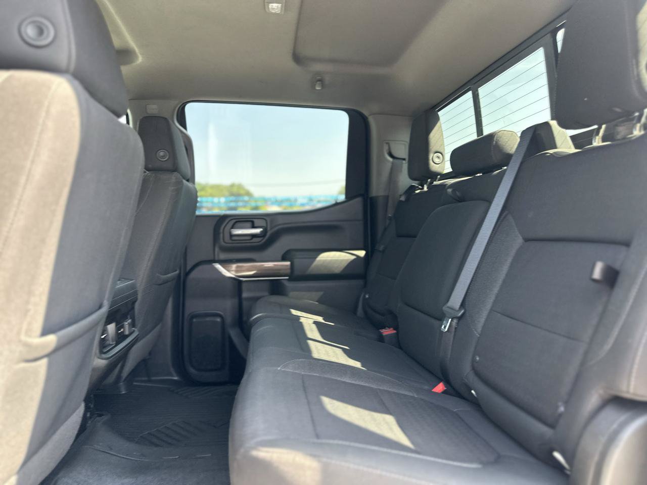 Used 2022 Chevrolet Silverado 1500 LT Trail Boss w/ Convenience Package II AWD/4WD image 16