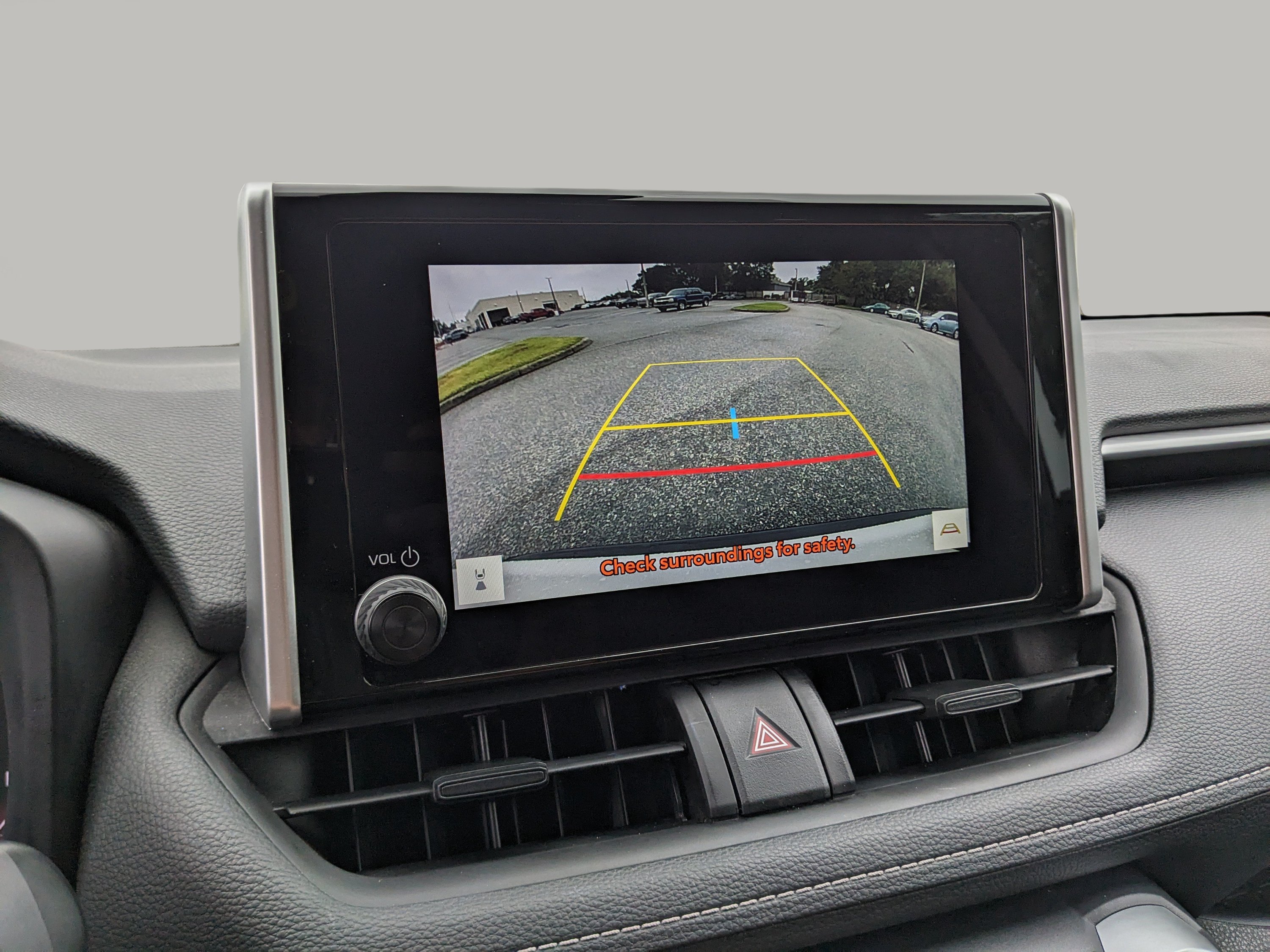 Used 2025 Toyota RAV4 XLE FWD image 28