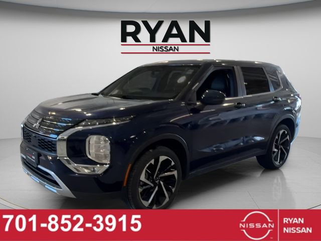 Used 2024 Mitsubishi Outlander SE image 1