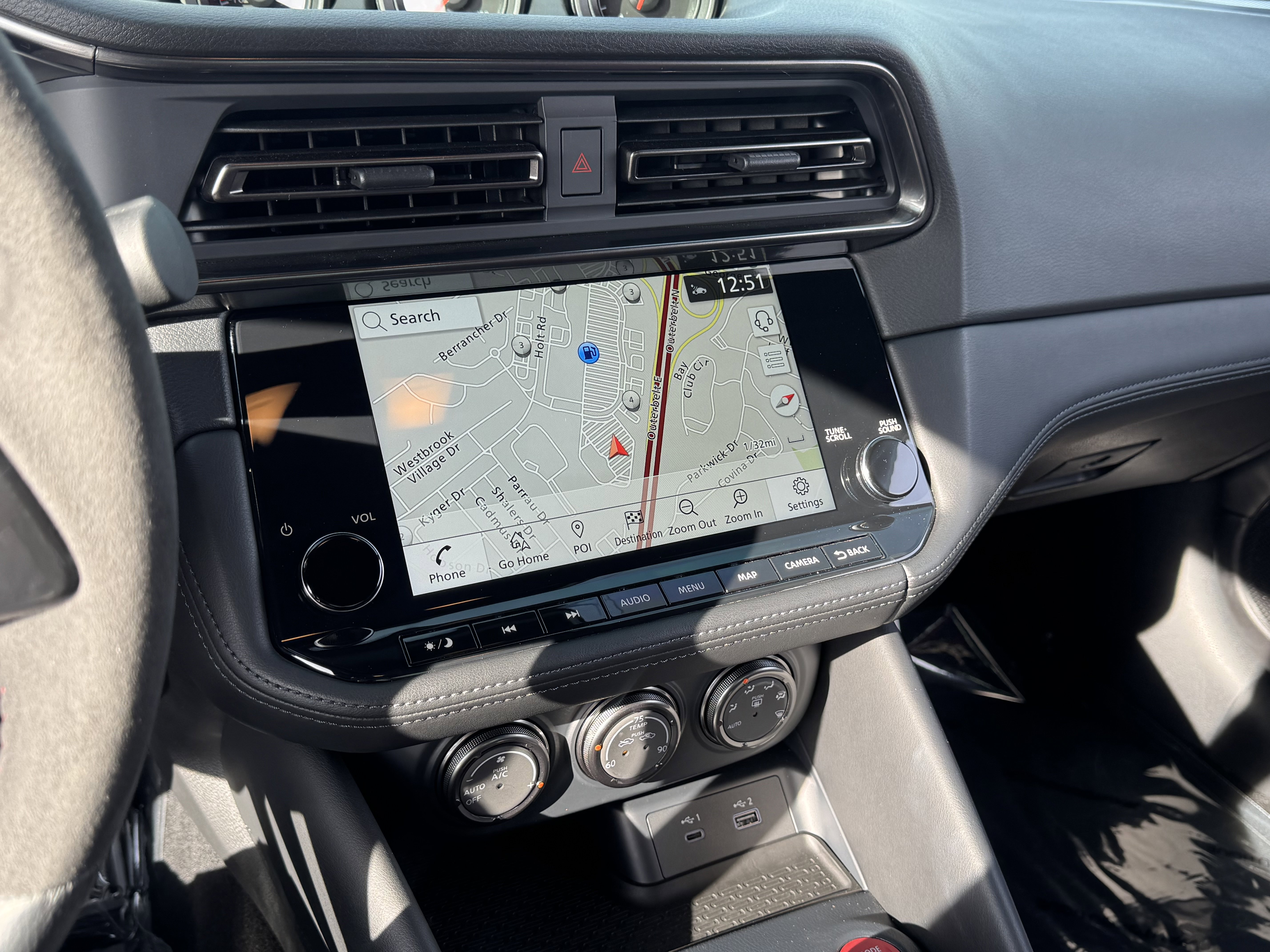 Used 2024 Nissan Z NISMO w/ Floor Mat Package image 27