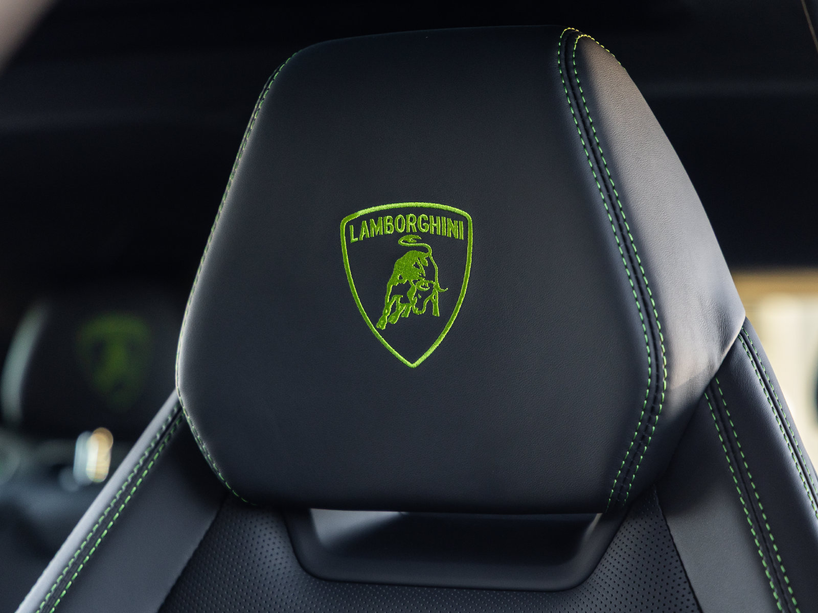 Used 2025 Lamborghini Urus S AWD/4WD image 29