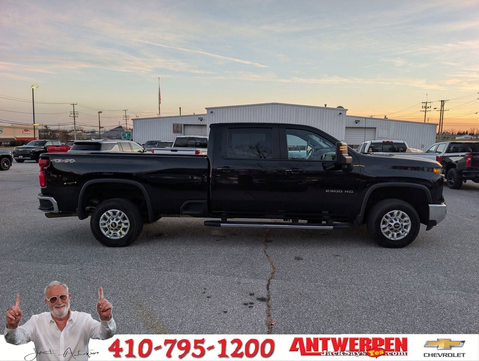 Used 2024 Chevrolet Silverado 2500 LT image 2