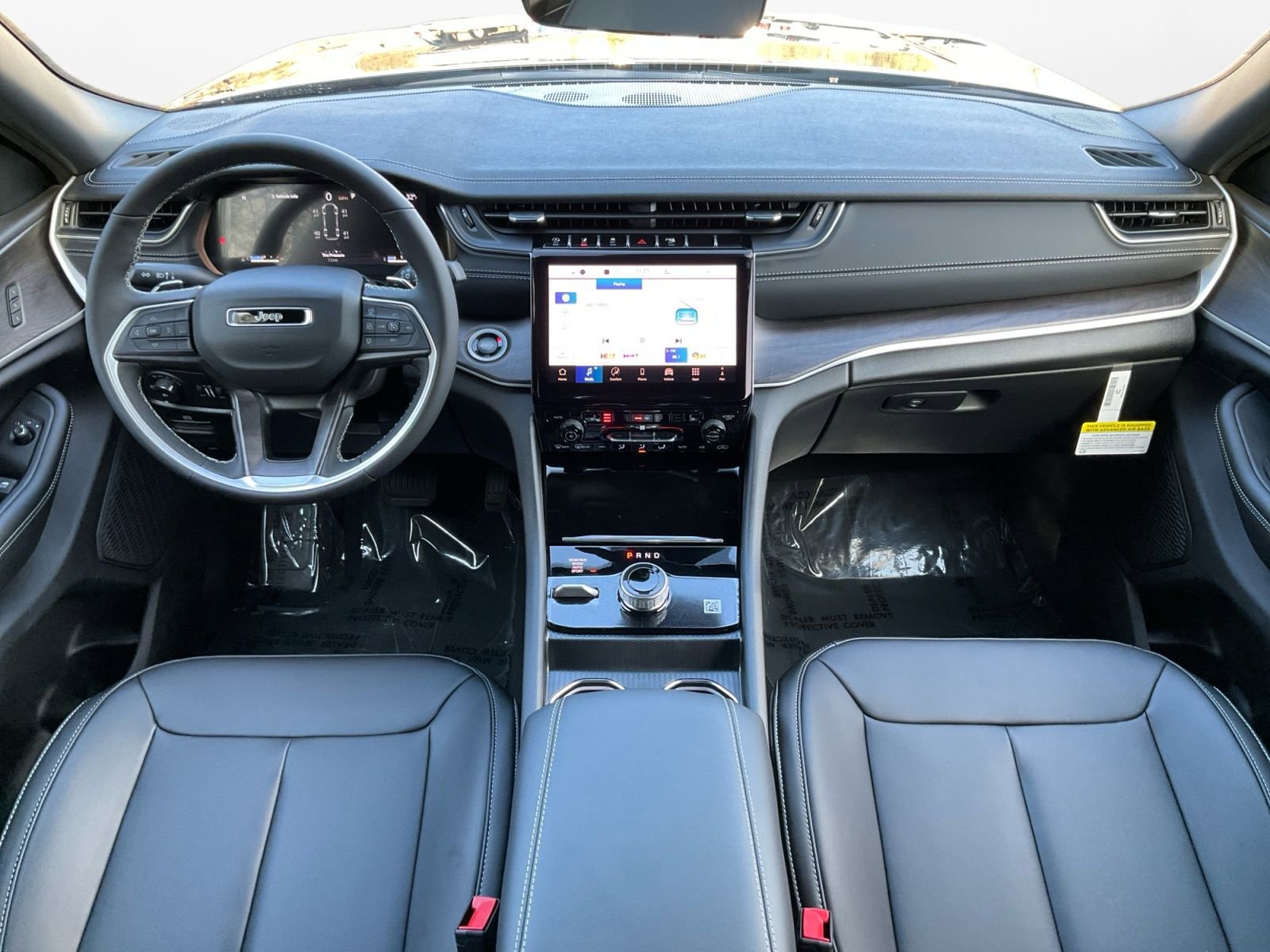 New 2025 Jeep Grand Cherokee L Limited w/ Trailer Tow Package image 10