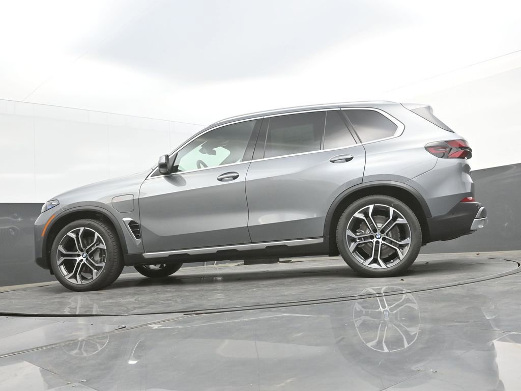New 2026 BMW X5 xDrive50e AWD/4WD image 43