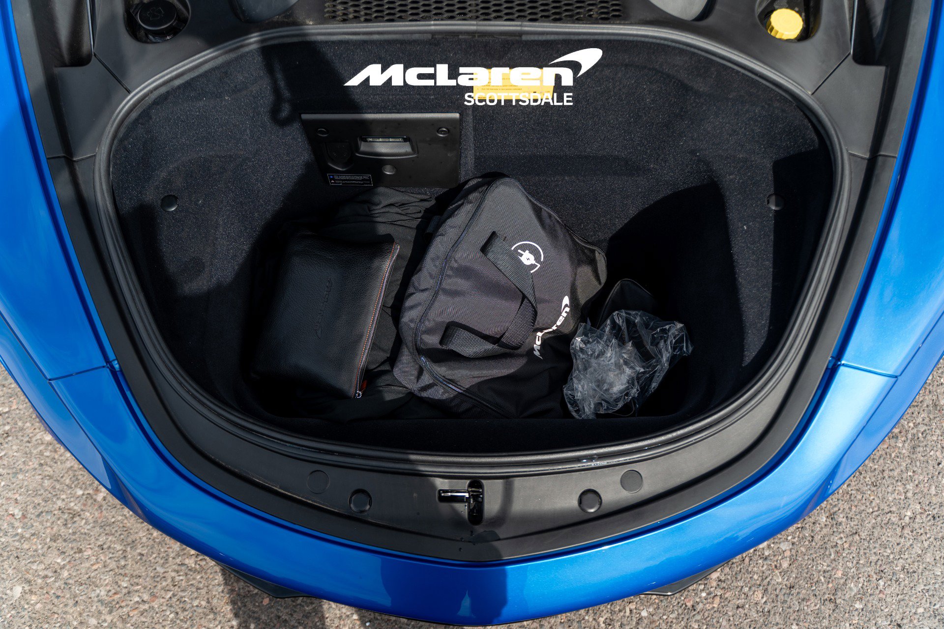 Used 2023 McLaren Artura image 13