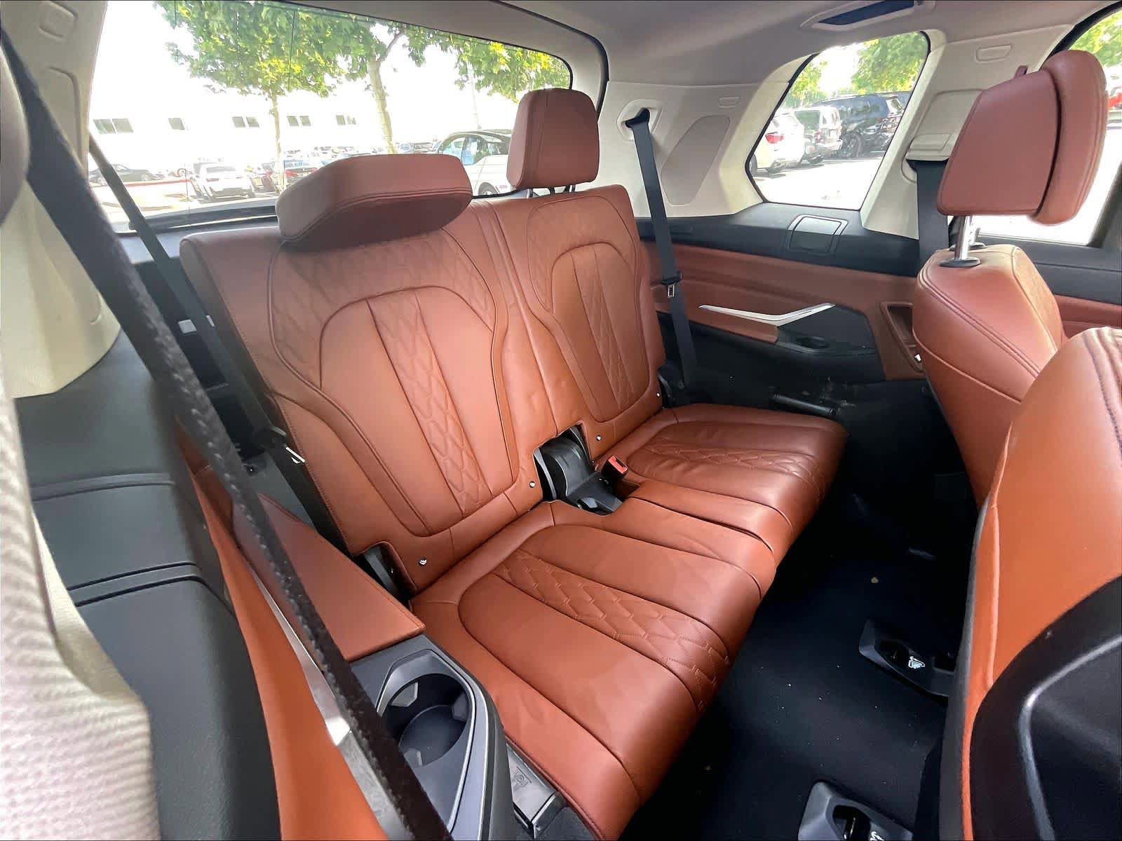 Used 2021 BMW X7 xDrive40i w/ Premium Package AWD/4WD image 28