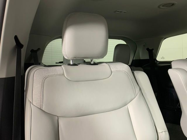 Used 2025 Ford Explorer Active w/ Active Comfort Package image 31