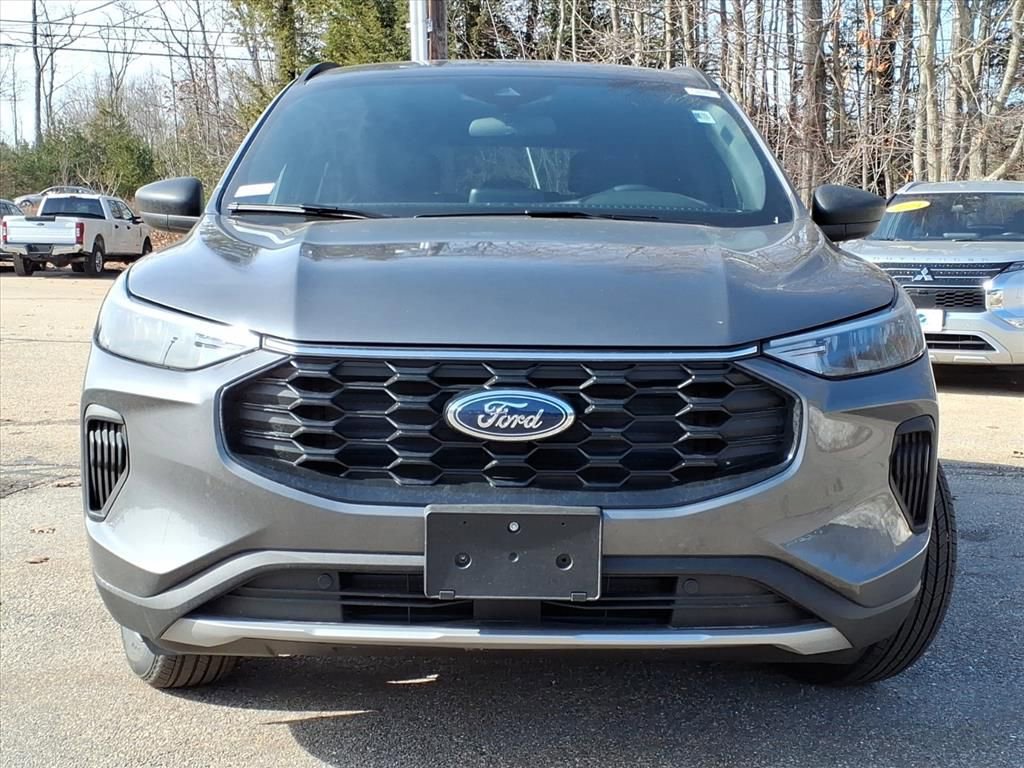 New 2026 Ford Escape ST-Line w/ Cold Weather Package AWD/4WD image 3