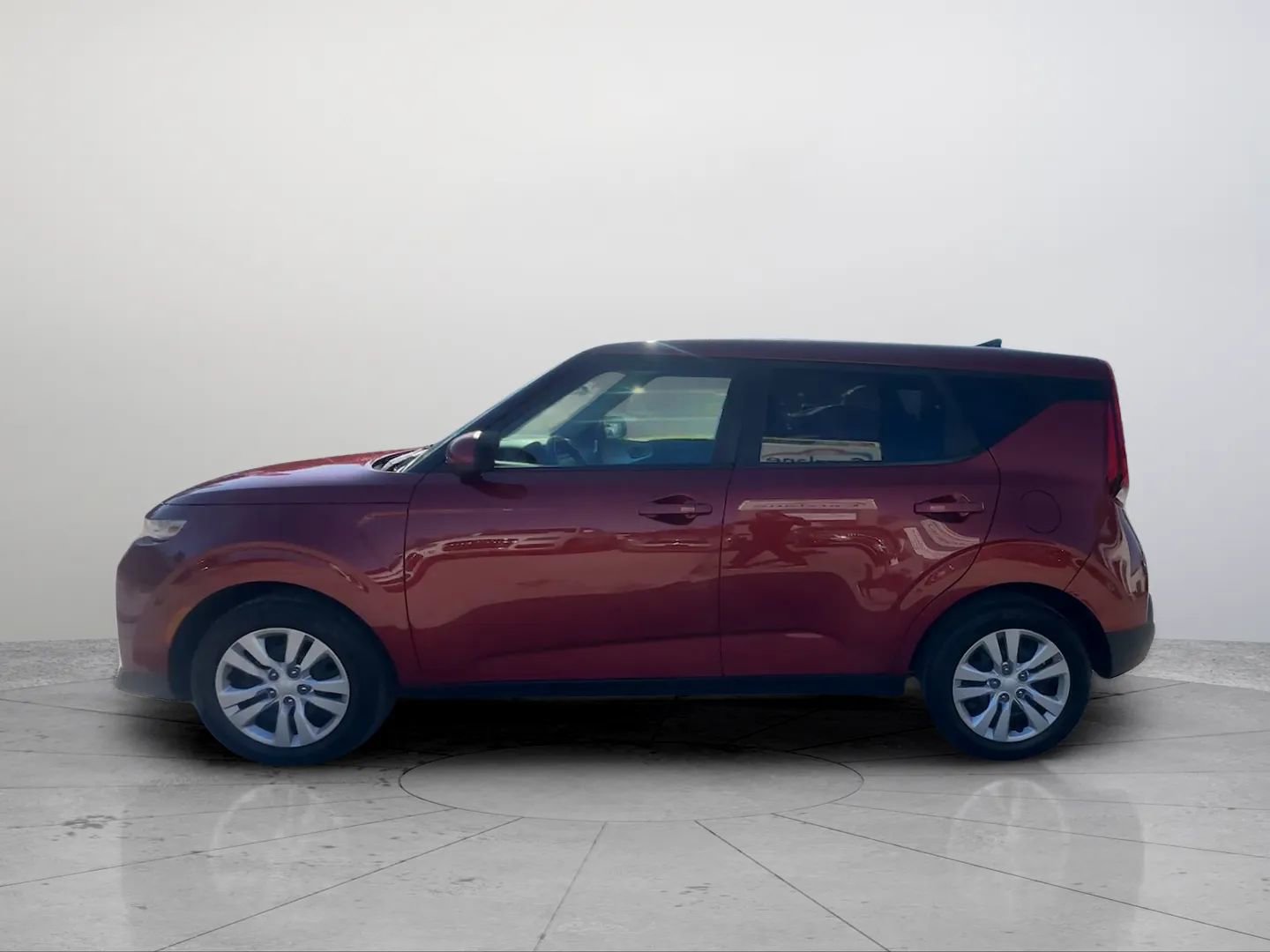 Used 2022 Kia Soul LX FWD image 2