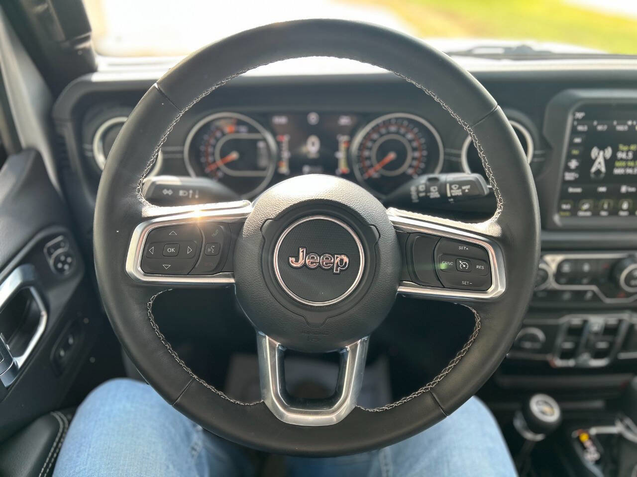 Used 2022 Jeep Wrangler Unlimited Sahara w/ Cold Weather Group image 9