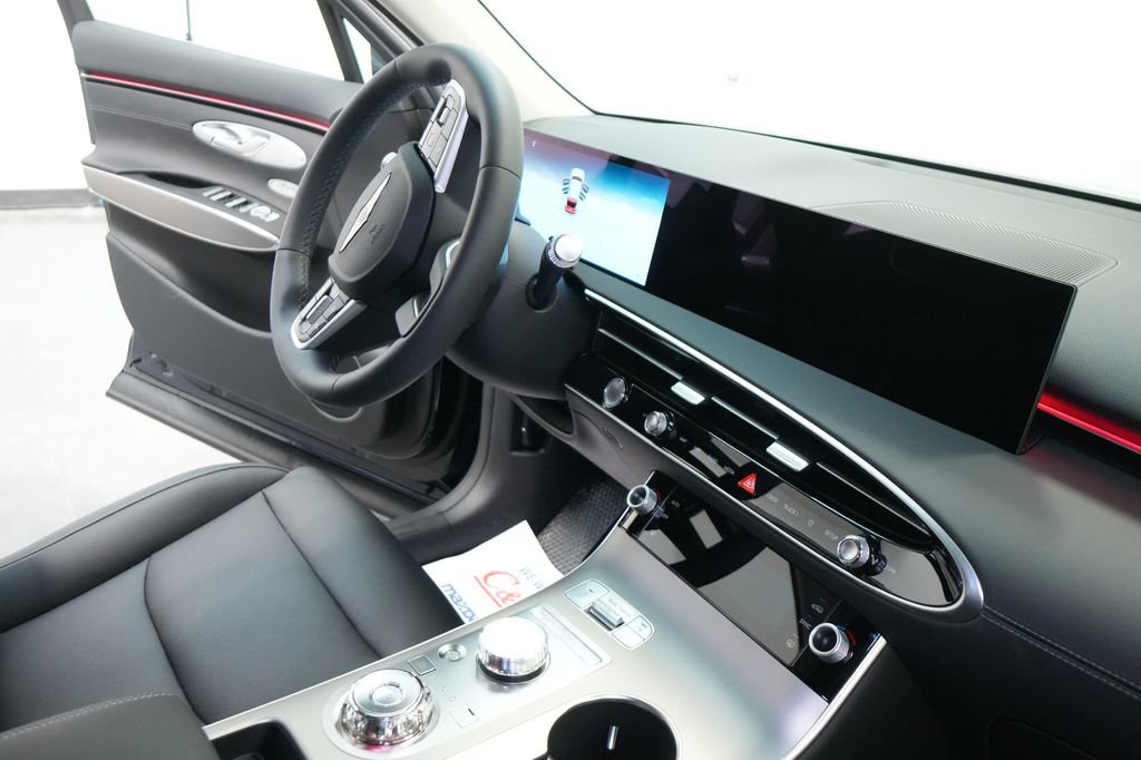 New 2026 Genesis GV70 2.5T Select image 32
