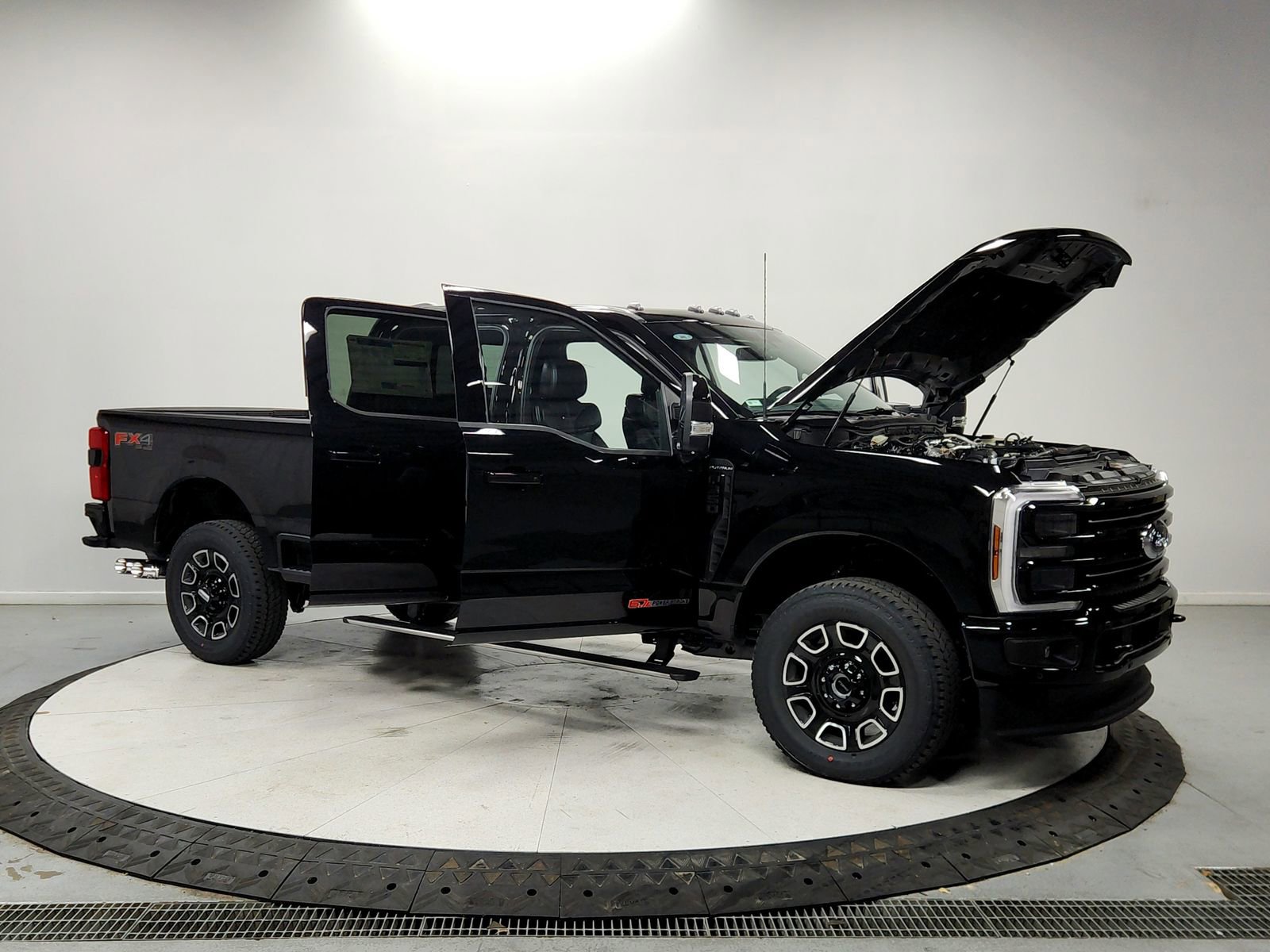 New 2026 Ford F350 Platinum w/ FX4 Off-Road Package image 9