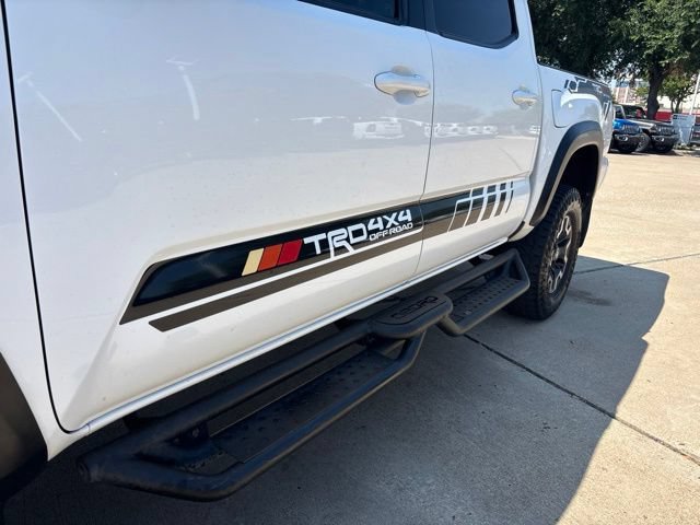 Used 2021 Toyota Tacoma TRD Off-Road w/ Technology Package AWD/4WD image 11