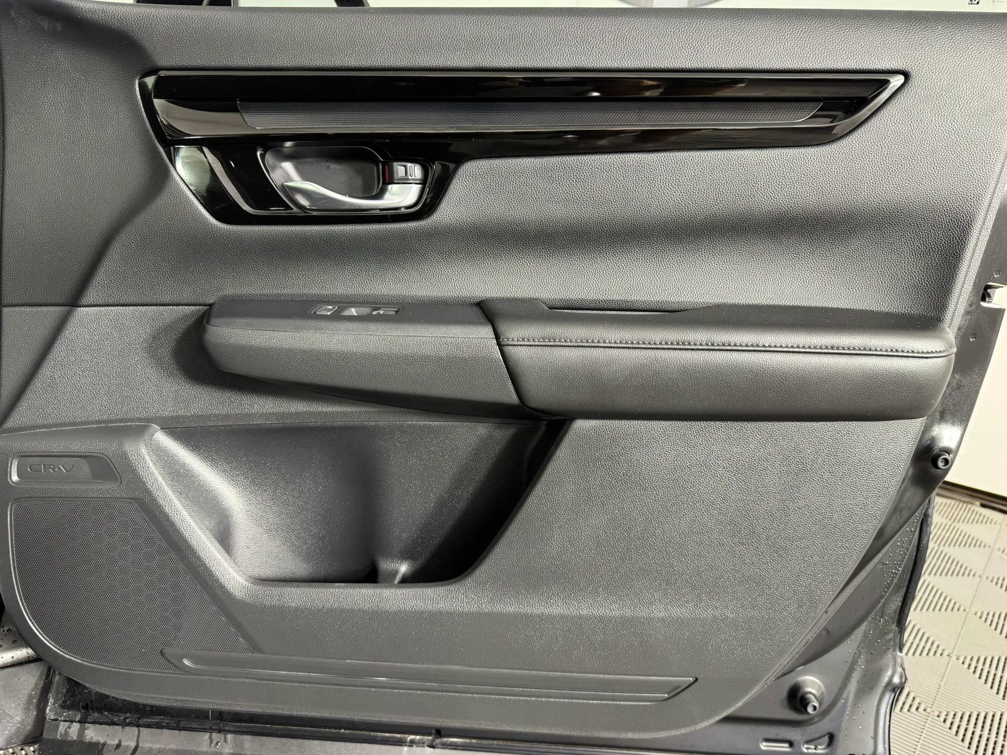 Used 2025 Honda CR-V EX-L image 42