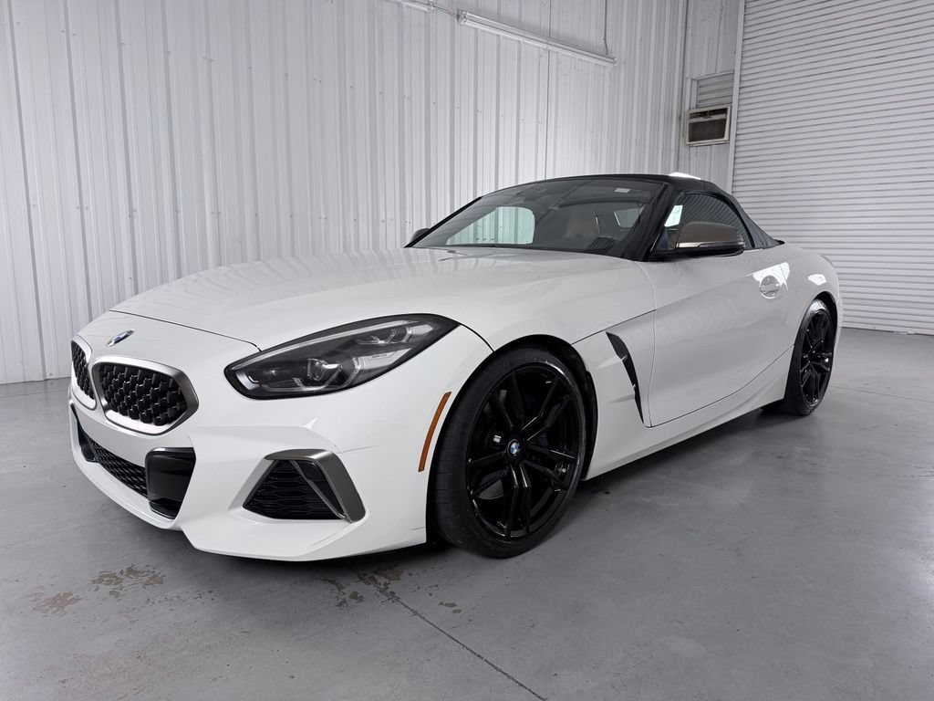 Used 2020 BMW Z4 M40i w/ Executive Package RWD image 2