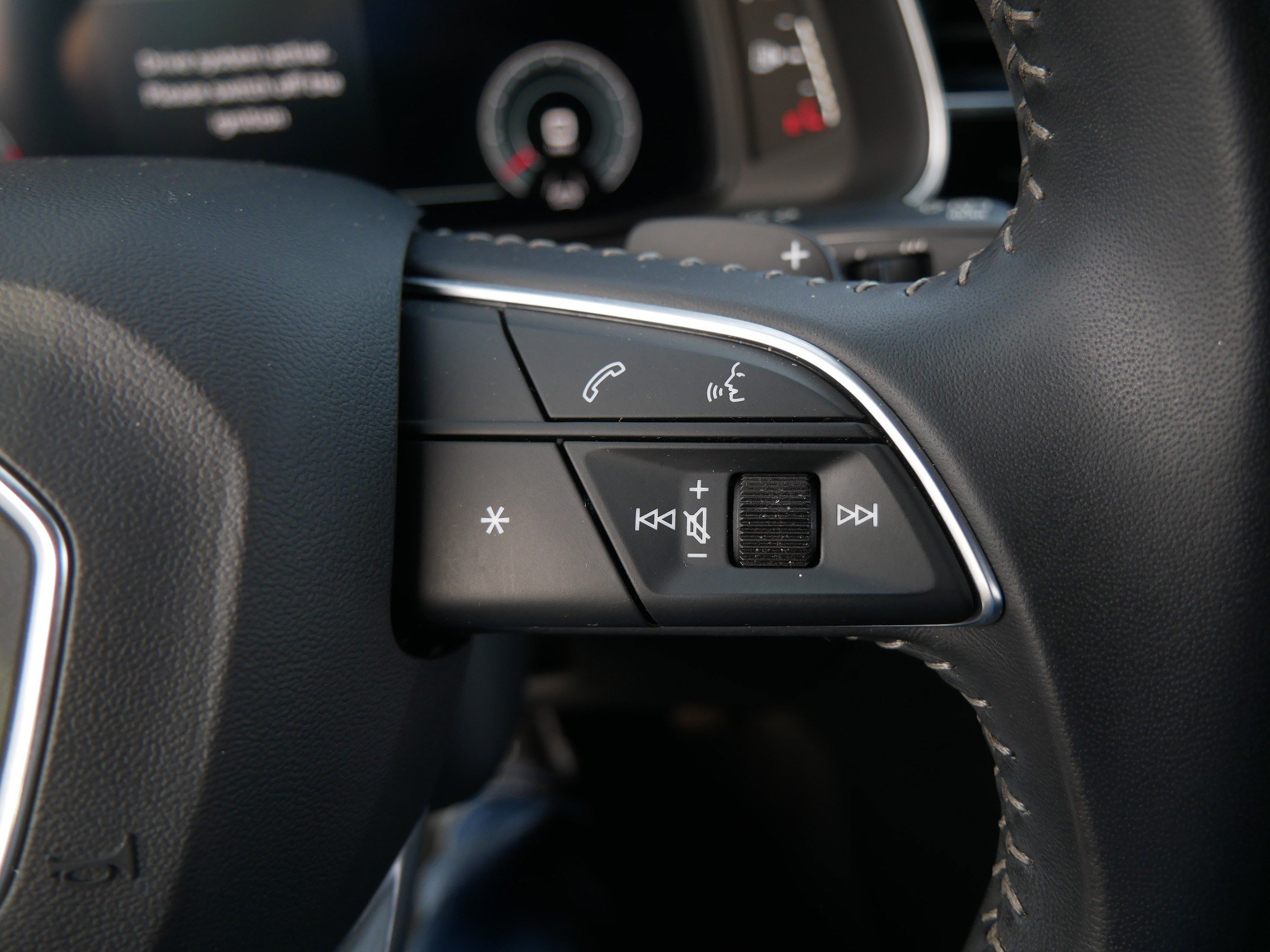 Used 2019 Audi Q8 Prestige image 28