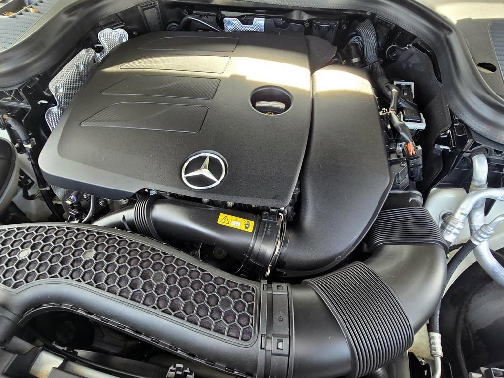 Used 2021 Mercedes-Benz GLC 300 image 9