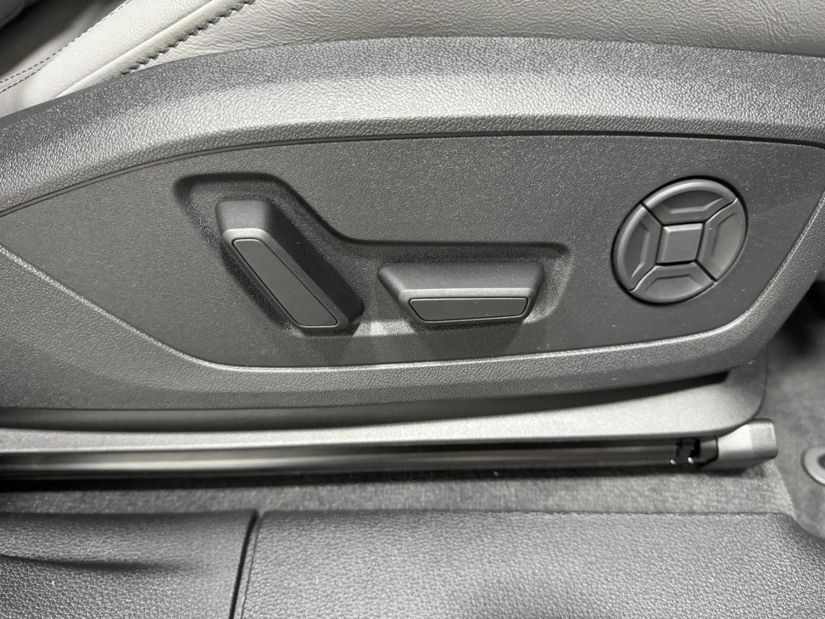 New 2025 Audi Q3 2.0T Premium image 21