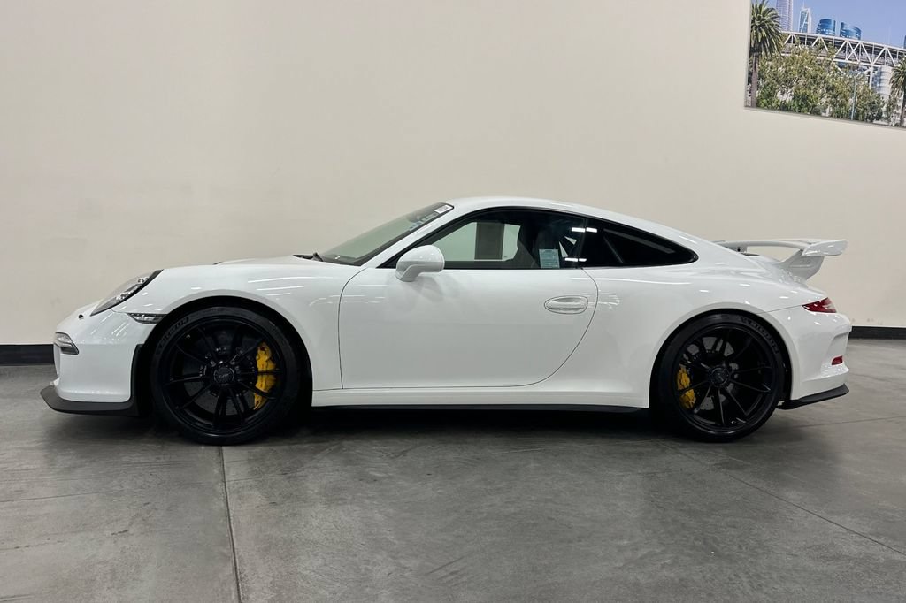 Used 2015 Porsche 911 GT3 RWD image 7