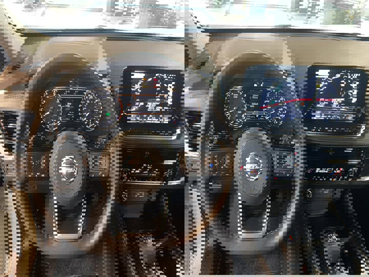 Used 2023 Nissan Rogue SL w/ SL Premium Package image 12